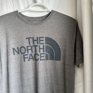 The North Face Men’s Shortsleeve Gray T-Shirt Size Large